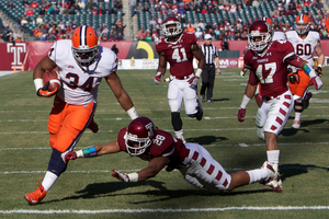 Adonis Ameen-Moore ran the ball 10 times for 57 yards and two touchdowns in Syracuse's 38-20 win over Temple on Friday. The win pushed the Orange's record to 7-5 on the season, the same record it had in 2010 before going on to beat Kansas State in the New Era Pinstripe Bowl.