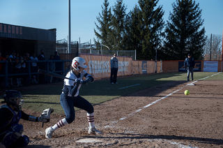 Niagara matched the Orange at 3 apiece but SU's offense picked up in the middle innings.